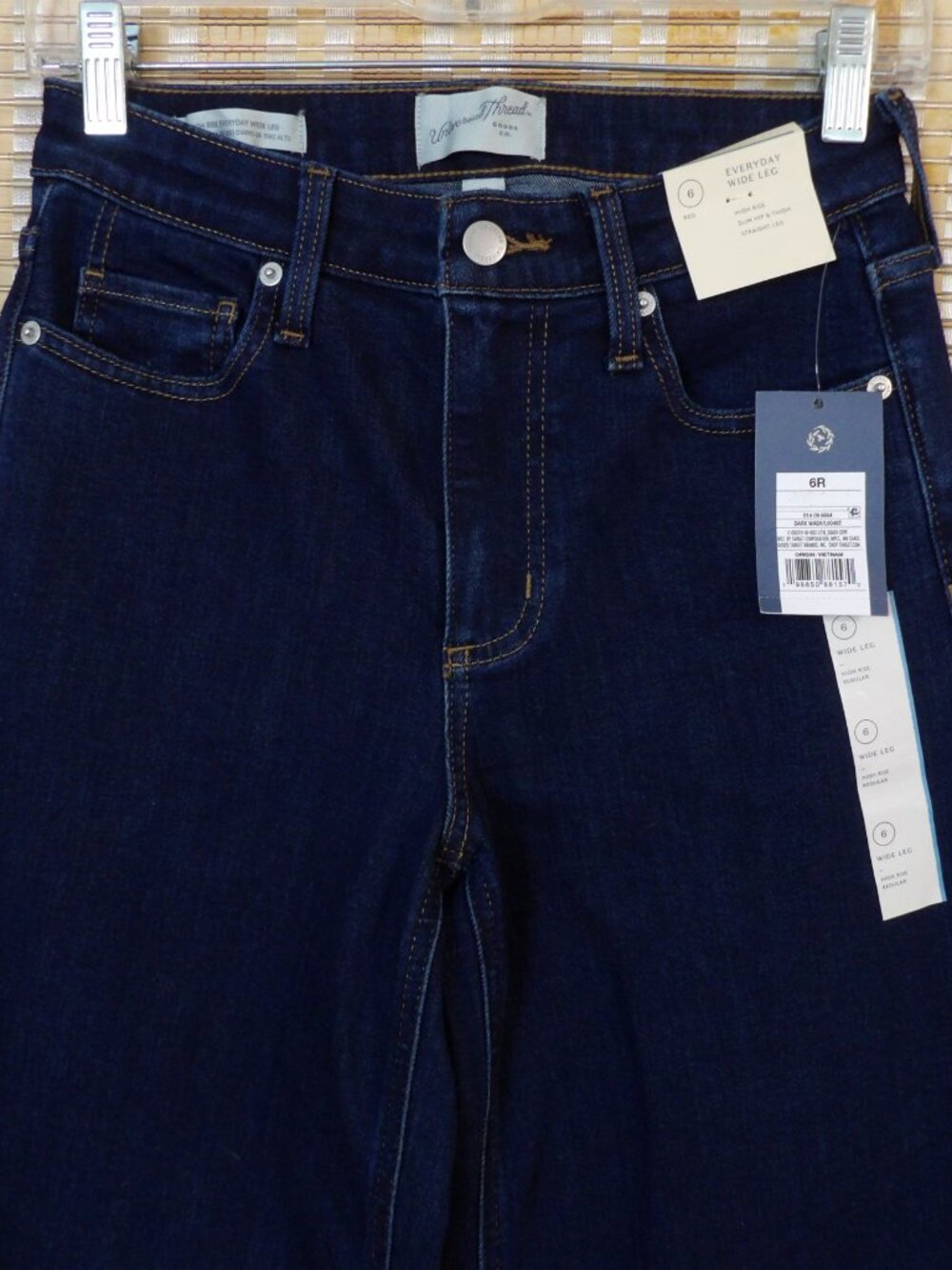 NWT Women's Universal Thread Size 6R Everyday Wide Leg Slim Fit Blue Jeans - Picture 2 of 6